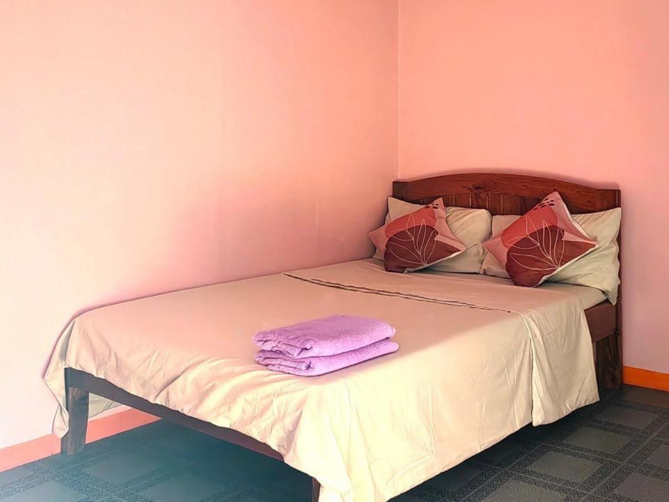 J&J Tourist Inn Bohol Luaran gambar